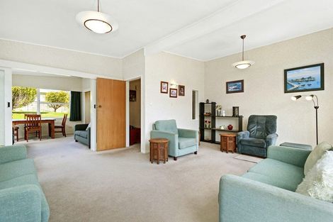 Photo of property in 8 Fitzwilliam Terrace, Tawa, Wellington, 5028