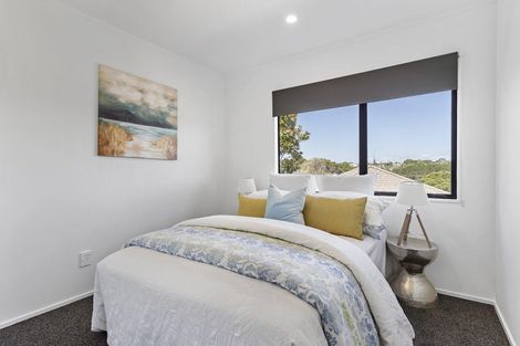 Photo of property in 1/11 Valecrest Place, Bayview, Auckland, 0629