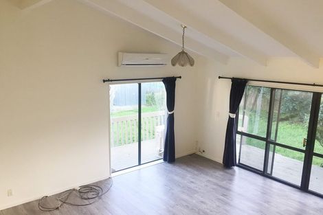 Photo of property in 9 Cambric Place, Botany Downs, Auckland, 2010