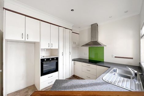 Photo of property in 30 Vogel Street, Roslyn, Palmerston North, 4414