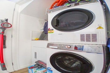 Photo of property in 43 Cessna Crescent, Mangere, Auckland, 2022