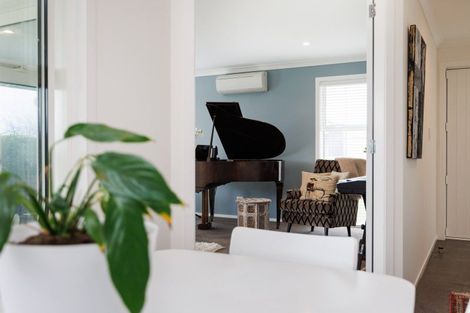 Photo of property in 25 Dogwood Way, Milson, Palmerston North, 4414