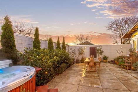 Photo of property in 9 Burrows Place, Ilam, Christchurch, 8041