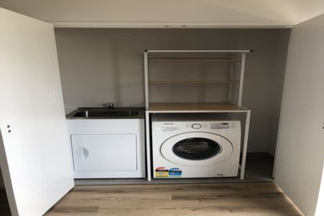 Photo of property in 8 Keating Rise, Northcross, Auckland, 0632