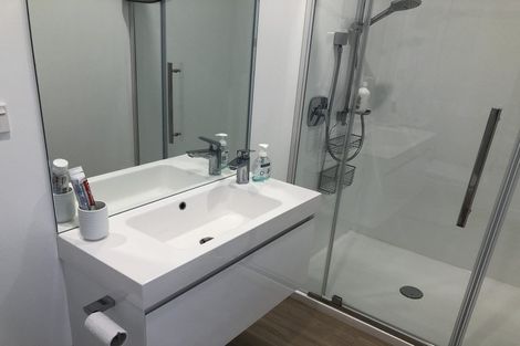 Photo of property in 17 Highlands Close, Queenstown, 9300