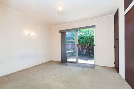 Photo of property in 84 Stanniland Street, Sunnyhills, Auckland, 2010