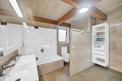 Photo of property in 221a Te Wahapu Road, Russell, 0272