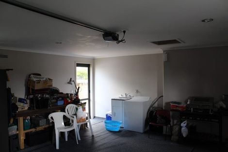 Photo of property in 102 Barrington Drive, Huntington, Hamilton, 3210