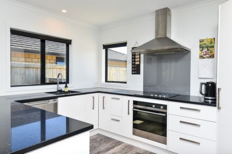 Photo of property in 19 Waikai Close, Ruakura, Hamilton, 3214