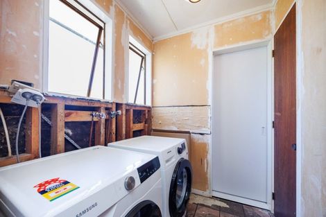 Photo of property in 3 Clutha Place, Westbrook, Palmerston North, 4412