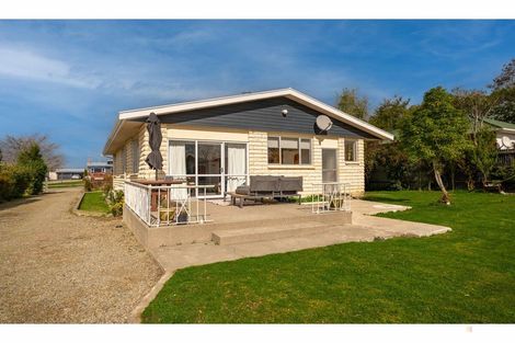 Photo of property in 60 Timaru Road, Waimate, 7924