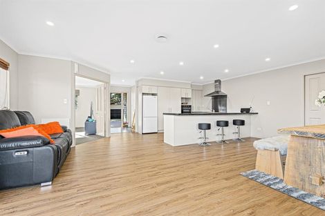 Photo of property in 41 Chic Gardens, Parakai, 0830