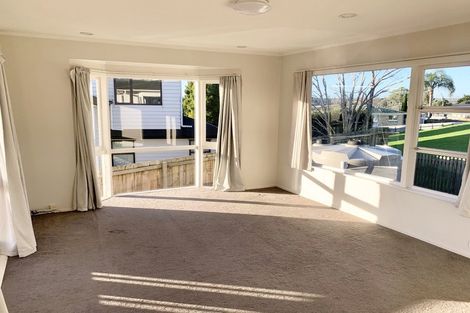 Photo of property in 33 Diana Drive, Glenfield, Auckland, 0627