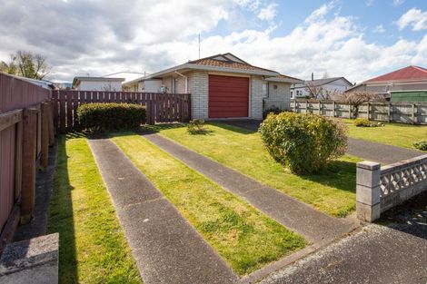 Photo of property in 5 Gladstone Street, Dannevirke, 4930