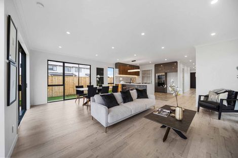 Photo of property in 17 Kaitiaki Drive, Clarks Beach, 2122