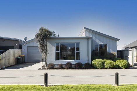 Photo of property in 3 Glenbarr Lane, Broomfield, Christchurch, 8042