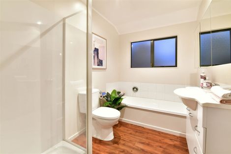 Photo of property in 5a Lillian Place, Orewa, 0931