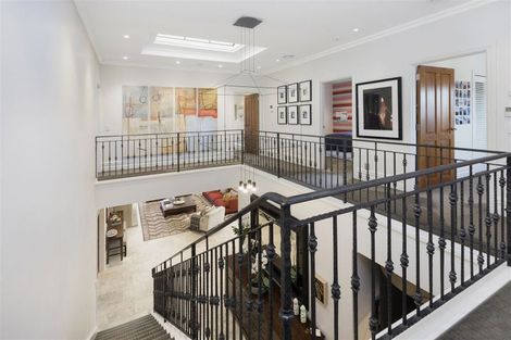 Photo of property in 87 Merivale Lane, Merivale, Christchurch, 8014