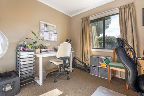 Photo of property in 56 Shamrock Street, Takaro, Palmerston North, 4412