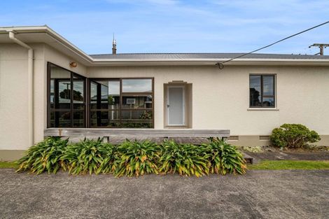 Photo of property in 39 Lismore Street, Strandon, New Plymouth, 4312
