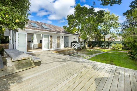 Photo of property in 23a Heretaunga Square, Silverstream, Upper Hutt, 5019