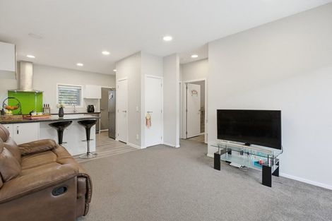 Photo of property in 25 Batchelor Street, Newlands, Wellington, 6037