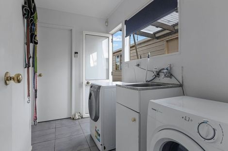 Photo of property in 2 Cable Bay Block Road, Cable Bay, 0420