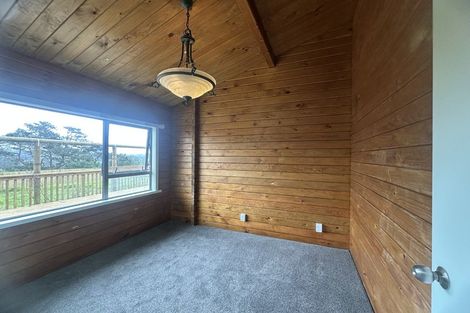 Photo of property in 137 Simpson Road, Henderson Valley, Auckland, 0614