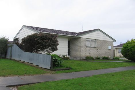 Photo of property in 33 Mcleavey Drive, Kelvin Grove, Palmerston North, 4414