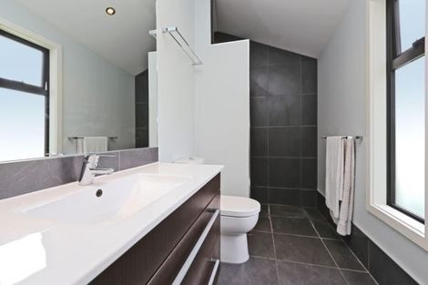 Photo of property in 6 Kempton Park Lane, Havelock North, 4130