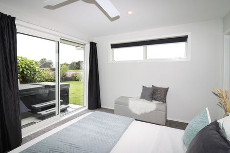 Photo of property in 28 Feist Street, Carterton, 5713