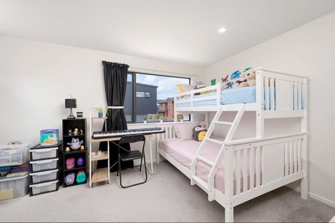 Photo of property in 2/35 Renata Crescent, Te Atatu Peninsula, Auckland, 0610