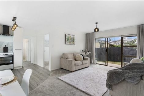 Photo of property in 2/36 Trentham Road, Papakura, 2110