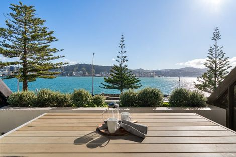 Photo of property in 2/326 Oriental Parade, Oriental Bay, Wellington, 6011