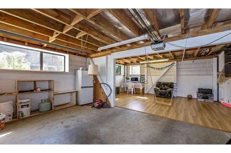 Photo of property in 76a Brian Crescent, Stanmore Bay, Whangaparaoa, 0932