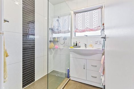 Photo of property in 1/11 Zita Maria Drive, Massey, Auckland, 0614