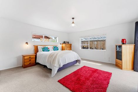 Photo of property in 31 Centreway Road, Orewa, 0931