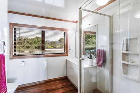 Photo of property in 11 Waiheke Street, Waikanae Beach, Waikanae, 5036