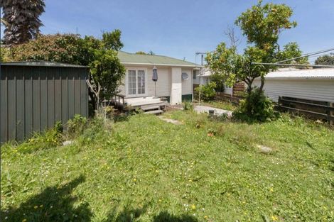 Photo of property in 24 Coniston Avenue, Te Atatu South, Auckland, 0610