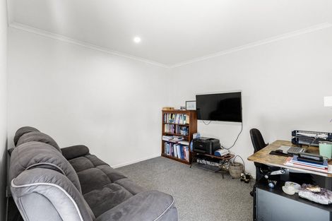 Photo of property in 17 Redwood Crescent, Hurdon, New Plymouth, 4310