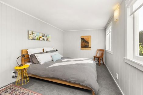 Photo of property in 2 Government Road, Raglan, 3225