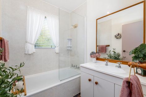 Photo of property in 90 Omapere Street, Whitby, Porirua, 5024