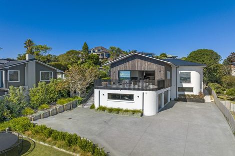 Photo of property in 71 Pah Road, Cockle Bay, Auckland, 2014