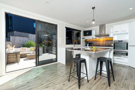 Photo of property in 38 Robertson Street, Raglan, 3225