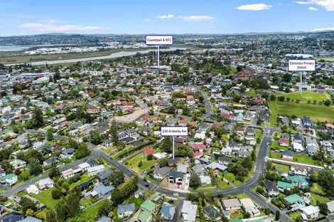 Photo of property in 2/40 Amberley Avenue, Te Atatu South, Auckland, 0610