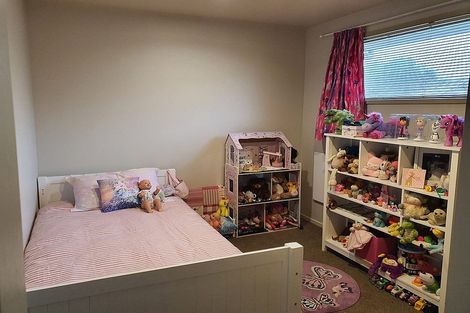 Photo of property in 11 Thomas Hamer Place, Greenhithe, Auckland, 0632