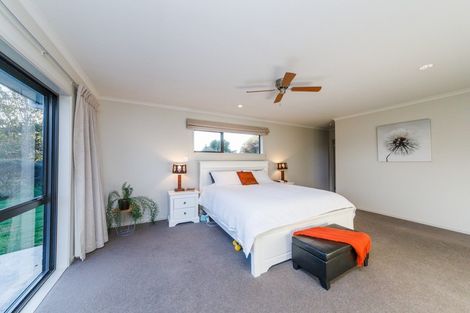 Photo of property in 17 Cemetery Road, Sanson, Palmerston North, 4479