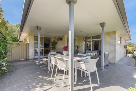 Photo of property in 118 Milton Terrace, Picton, 7220