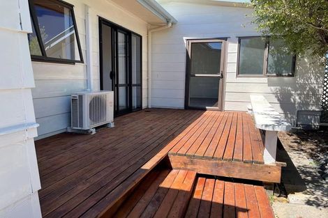 Photo of property in 1425 Whangaparaoa Road, Army Bay, Whangaparaoa, 0930