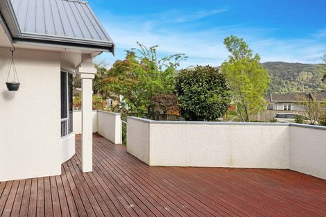 Photo of property in 25 Dunns Street, Silverstream, Upper Hutt, 5019